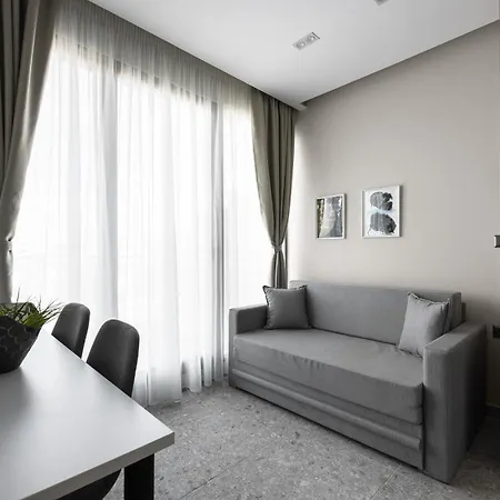 Avenue & Apartments, Nilie Hospitality Mgmt *