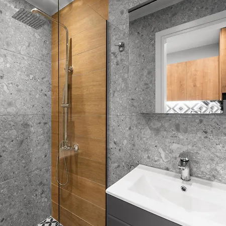 Apartment Avenue & Apartments, Nilie Hospitality Mgmt