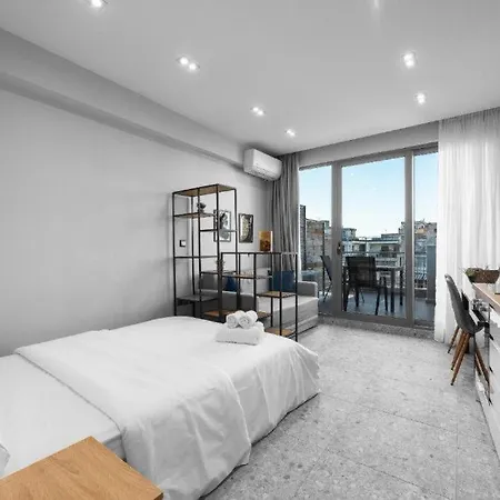 Avenue & Apartments, Nilie Hospitality Mgmt