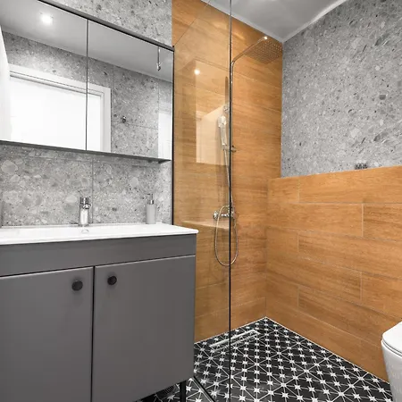 Avenue & Apartments, Nilie Hospitality Mgmt