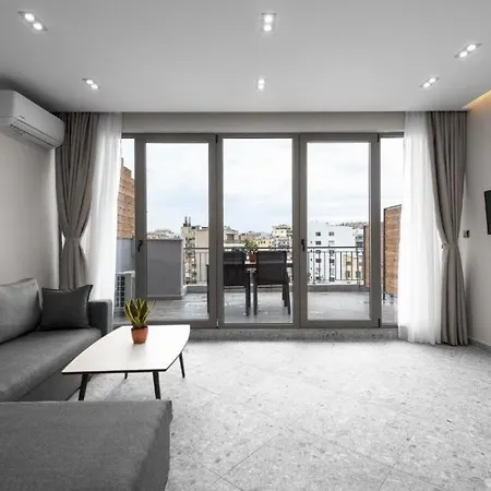 Avenue & Apartments, Nilie Hospitality Mgmt Apartment