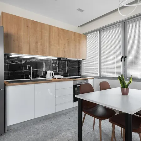 Avenue & Apartments, Nilie Hospitality Mgmt *